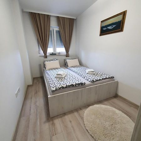 Apartman Basic 2 多博伊 外观 照片