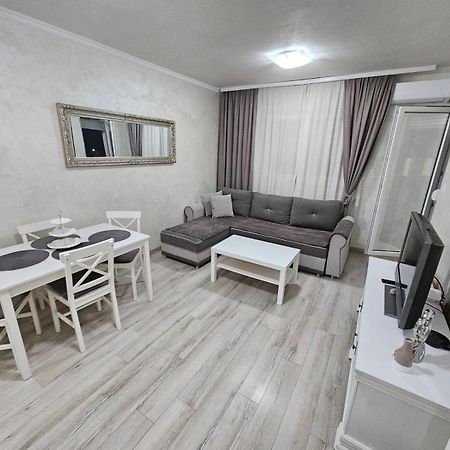 Apartman Basic 2 多博伊 外观 照片