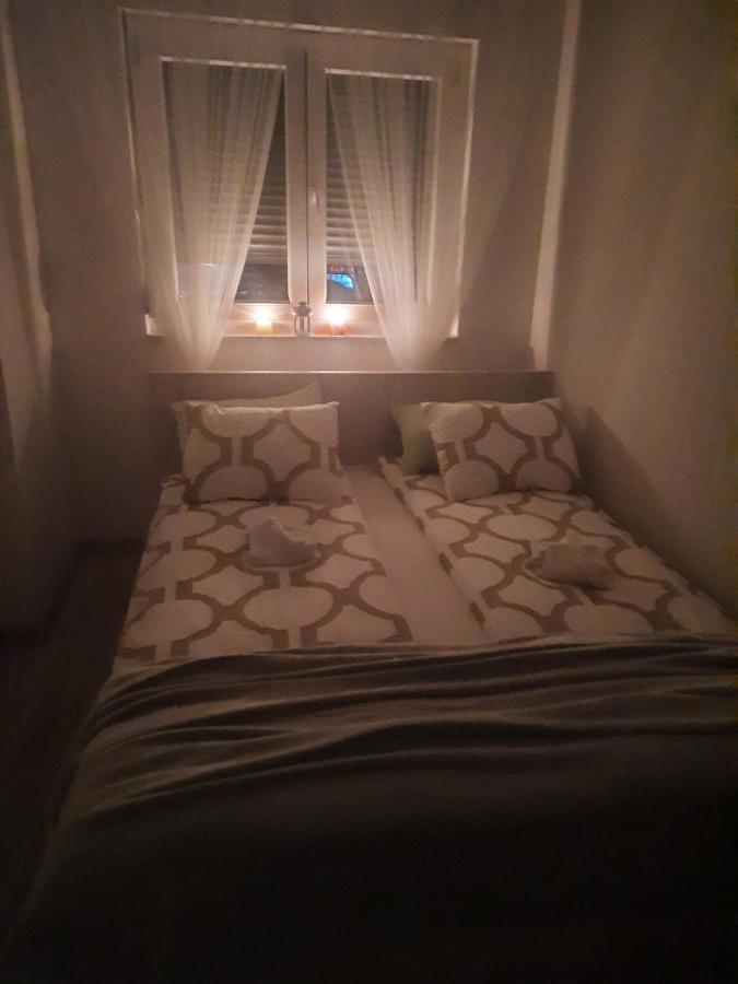 Apartman Basic 2 多博伊 外观 照片