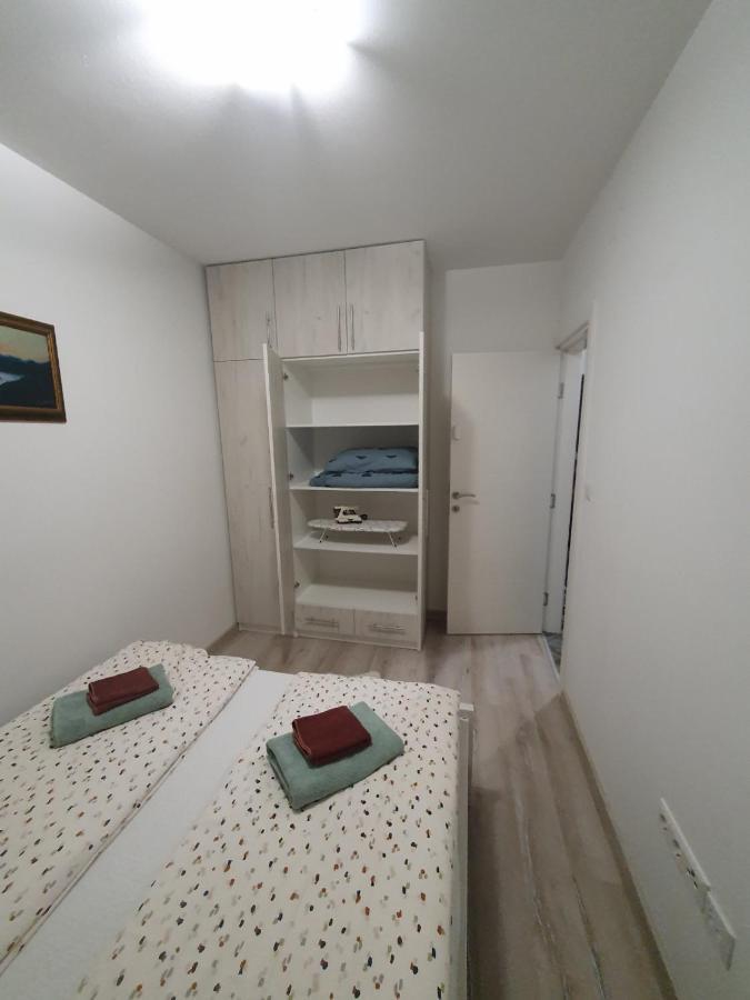 Apartman Basic 2 多博伊 外观 照片
