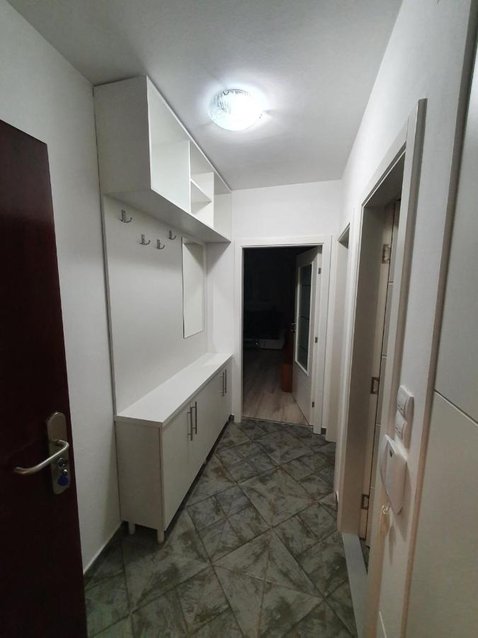 Apartman Basic 2 多博伊 外观 照片