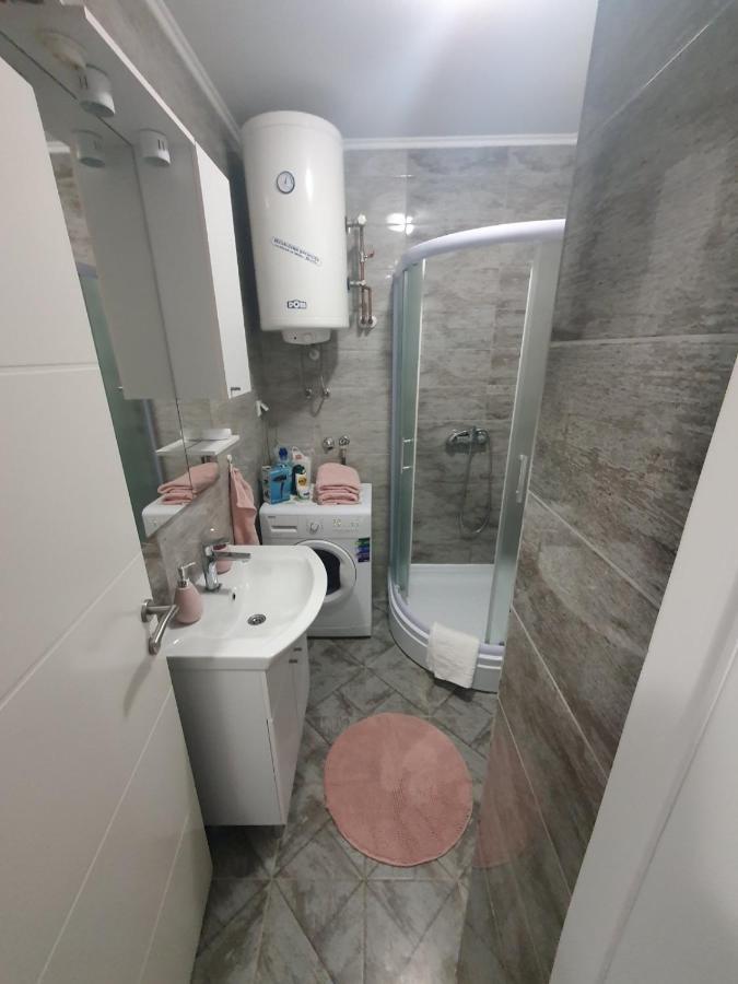 Apartman Basic 2 多博伊 外观 照片