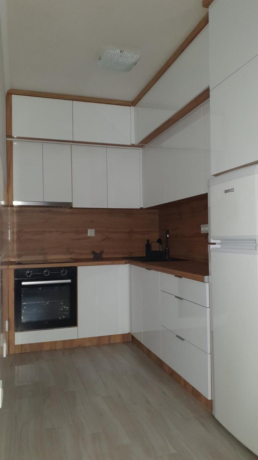 Apartman Basic 2 多博伊 外观 照片