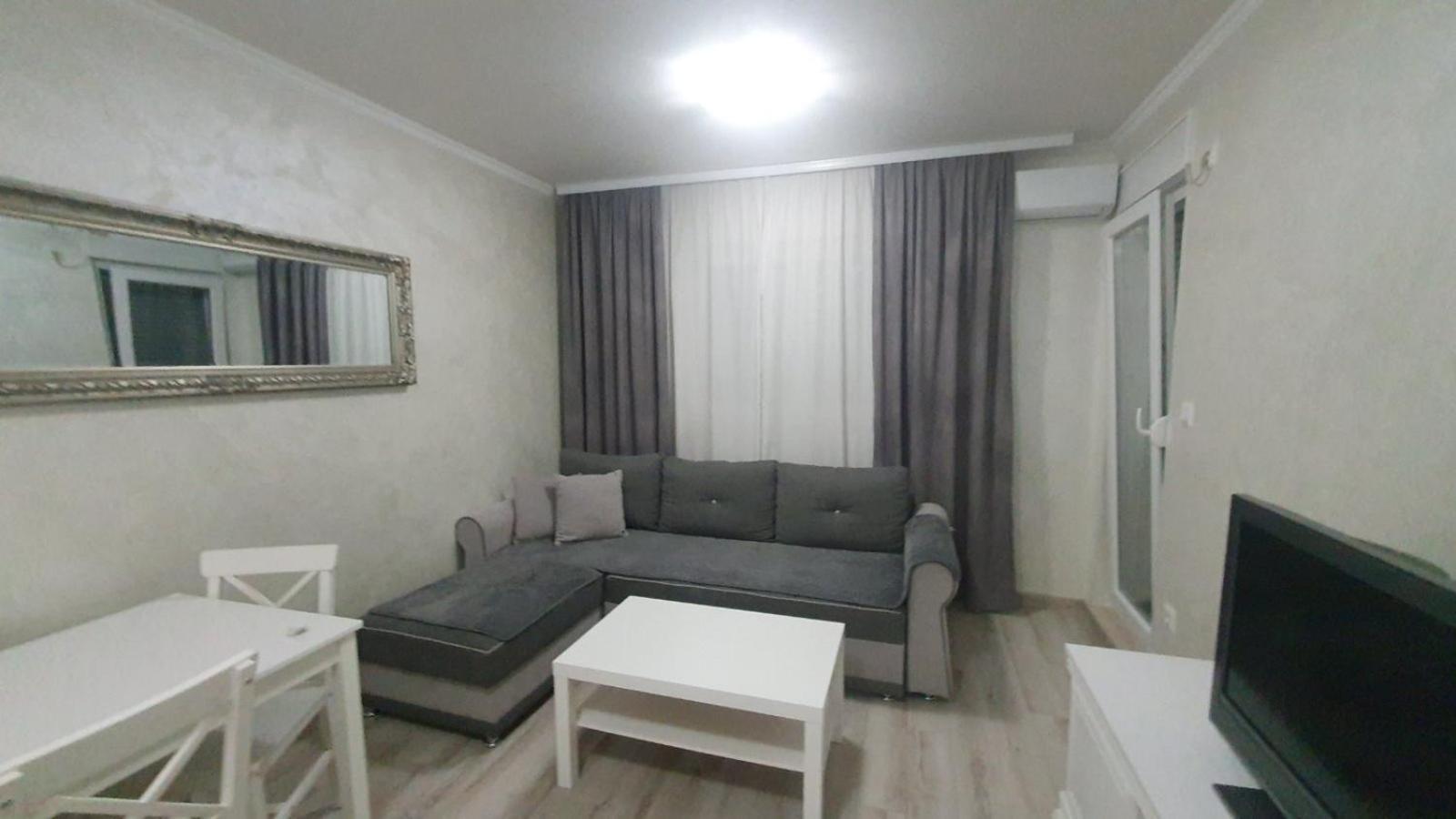Apartman Basic 2 多博伊 外观 照片