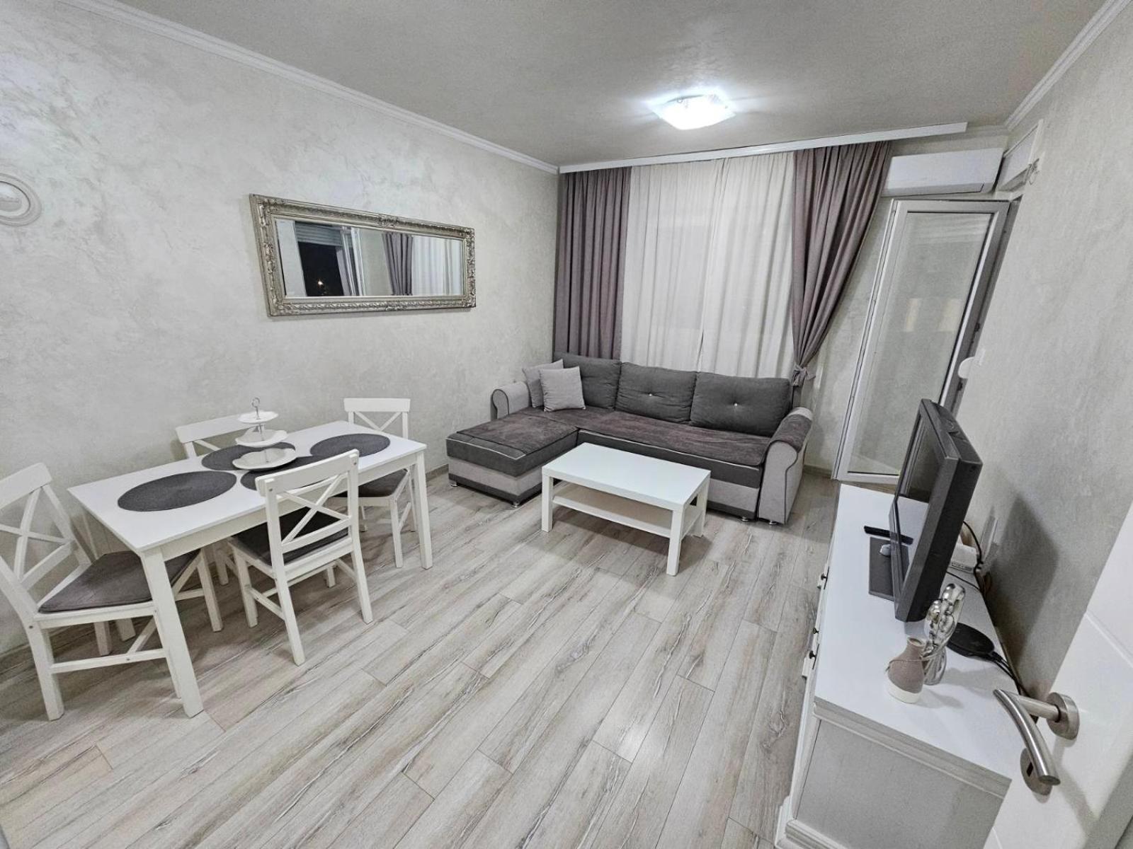Apartman Basic 2 多博伊 外观 照片
